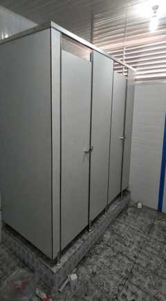 成都公共厕所隔断材料与洗手台选购指南 品质优良的挂墙板推荐